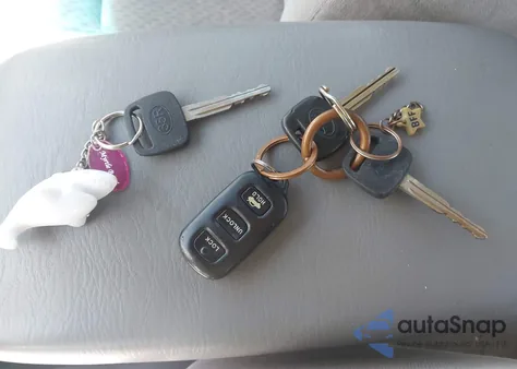 2004 Toyota Camry Le from USA, damaged, VIN 4T1BE32KX4U327283